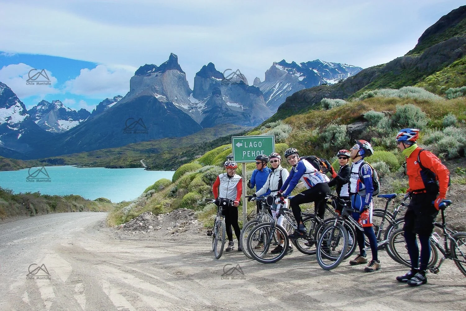 Torres del Paine Patagonia Bike Tour Chile Monta a